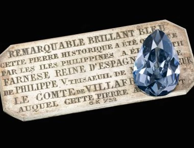 Αυτό είναι το μπλε διαμάντι: 3 αιώνες αλλάζει χέρια (φωτο)